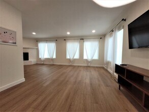 4962 Waring Rd in San Diego, CA - Building Photo - Building Photo