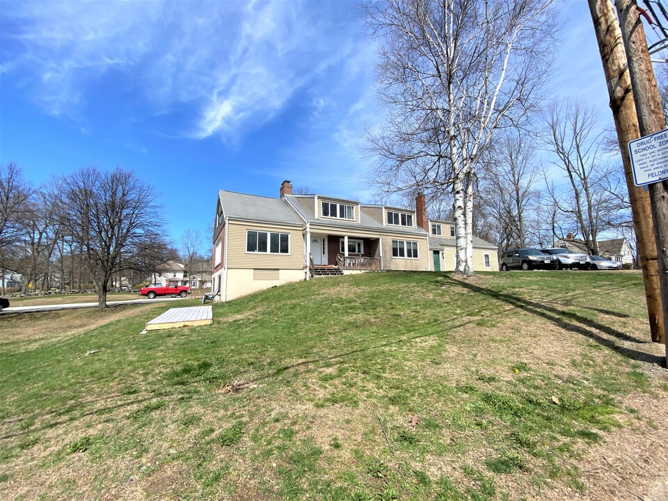 30-32 Madbury Apartments in Durham, NH - Building Photo