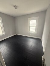 15718 Holmes Ave in Cleveland, OH - Foto de edificio - Building Photo