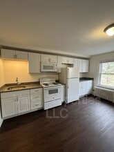 32 Russell Rd in Colonie, NY - Building Photo - Building Photo