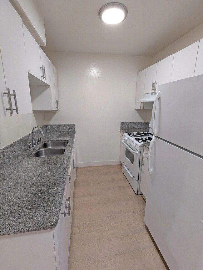 4402 Mammoth Ave, Unit 5