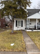 18742 Morang Dr in Detroit, MI - Building Photo