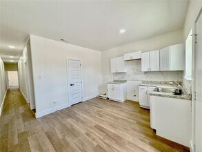 3411 Garden Ln in Dallas, TX - Building Photo - Building Photo