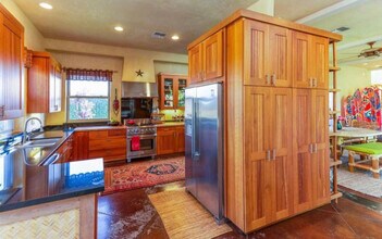 10 Ulupua Pl in Paia, HI - Building Photo - Building Photo