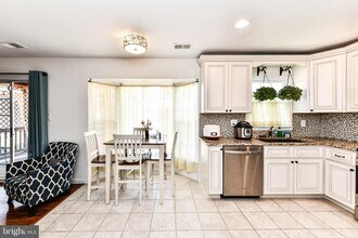 14507 William Carr Ln in Centreville, VA - Building Photo - Building Photo