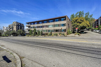 Mercer Crest LLC in Seattle, WA - Foto de edificio - Building Photo