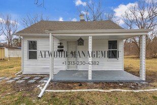 This beautifully updated 3-bedroom, 1-bath single-family home is ready for move-in! in Detroit, MI - Building Photo