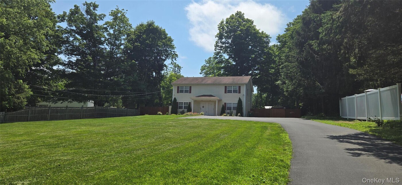 1335 Union Ave in Newburgh, NY - Building Photo