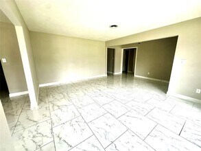 8207 Rockhill St in Houston, TX - Building Photo - Building Photo