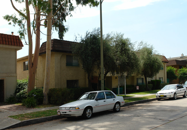 Jordan Apartments in Canoga Park, CA - Building Photo - Building Photo