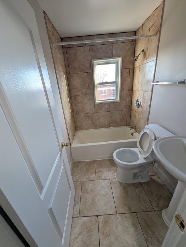 6501 Hartwait St in Baltimore, MD - Foto de edificio - Building Photo