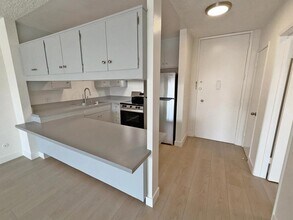 415 E Cedar Ave, Unit L in Burbank, CA - Foto de edificio - Building Photo