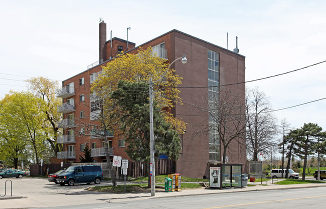 Eastview Park in Toronto, ON - Building Photo - Building Photo