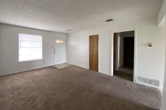 4801 Rainbow Cir, Unit 2 in Killeen, TX - Building Photo - Building Photo