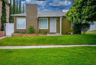 1033 Pearl St in Santa Monica, CA - Building Photo - Building Photo