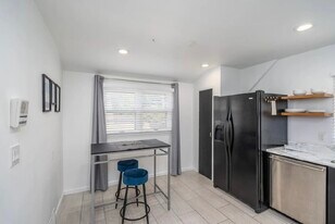 2010 W 22nd St in Sioux Falls, SD - Building Photo