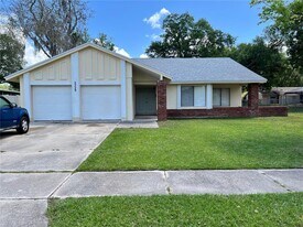 2329 Pine Tree Ct in Kissimmee, FL - Building Photo