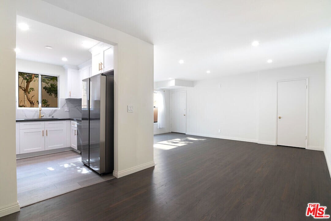 344 Rexford Dr, Unit 2 in Beverly Hills, CA - Building Photo