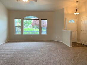 332 S Cobblestone Way in Eagle, ID - Building Photo - Building Photo