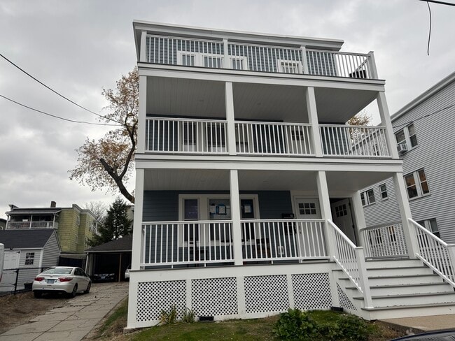 63 Raymond Ave, Unit 2 in Somerville, MA - Building Photo - Building Photo