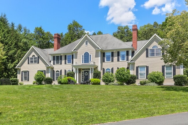 property at 62 Sherwood Dr