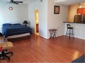 1250 Parkwood Cir SE in Atlanta, GA - Building Photo - Building Photo