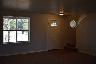 3236 Joseph St in Lebanon, OR - Building Photo - Building Photo