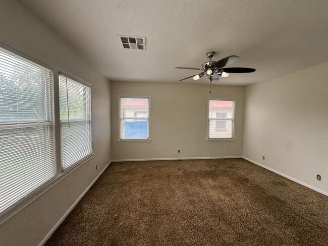 1106 El Tejon Ave in Bakersfield, CA - Building Photo - Building Photo