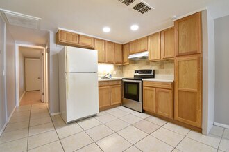 639 Dogwood Ct in Dunedin, FL - Building Photo - Building Photo