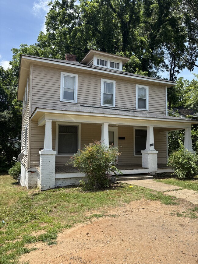 property at 2808 N Patterson Ave