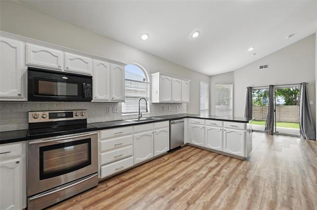 7464 Maroon Dr in Fort Worth, TX - Building Photo - Building Photo