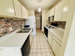 13205 Carpenter St in Papillion, NE - Building Photo - Building Photo