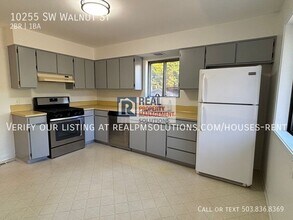 10255 SW Walnut St in Portland, OR - Building Photo - Building Photo