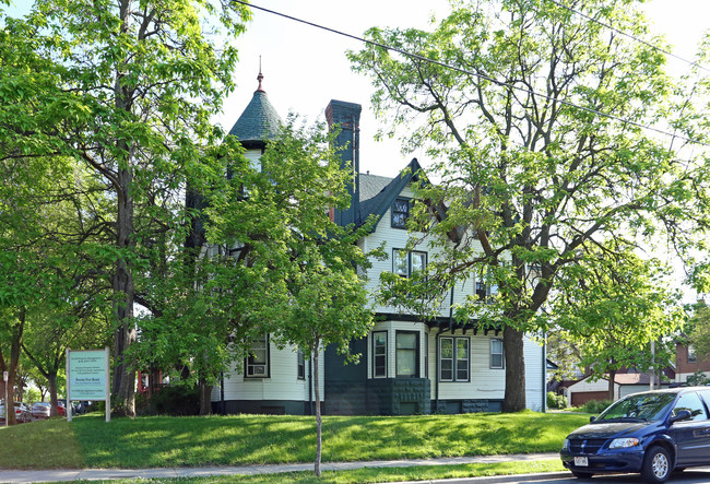 924 S 19th St in Milwaukee, WI - Building Photo - Building Photo