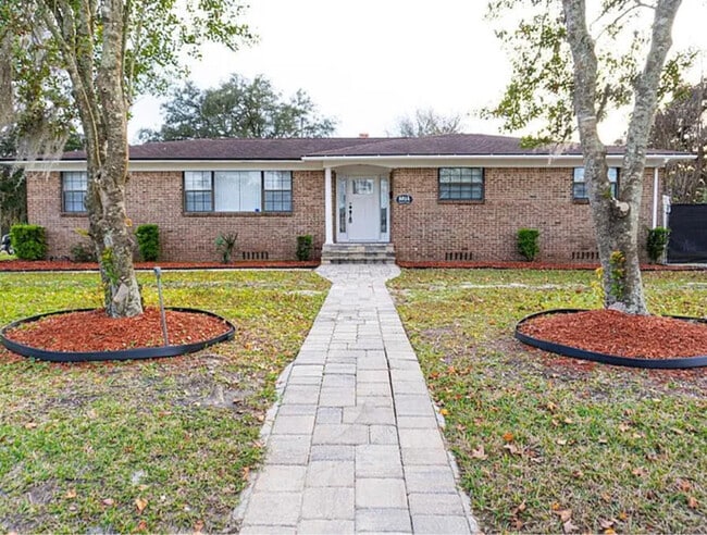 property at 8514 Concord Ct