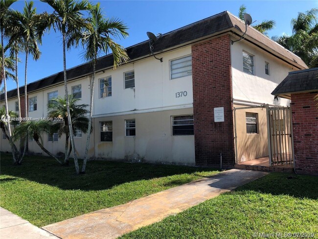 1370 NE 119th St in Miami, FL - Building Photo - Building Photo