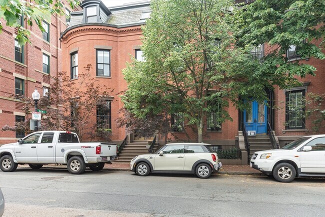 property at 78 W Concord St