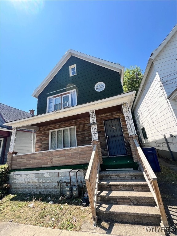 property at 102 Gibson St