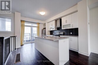 11 Donald Fleming Way in Whitby, ON - Building Photo - Building Photo