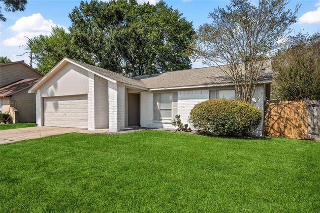 20109 Misty Pines Dr in Humble, TX - Building Photo - Building Photo