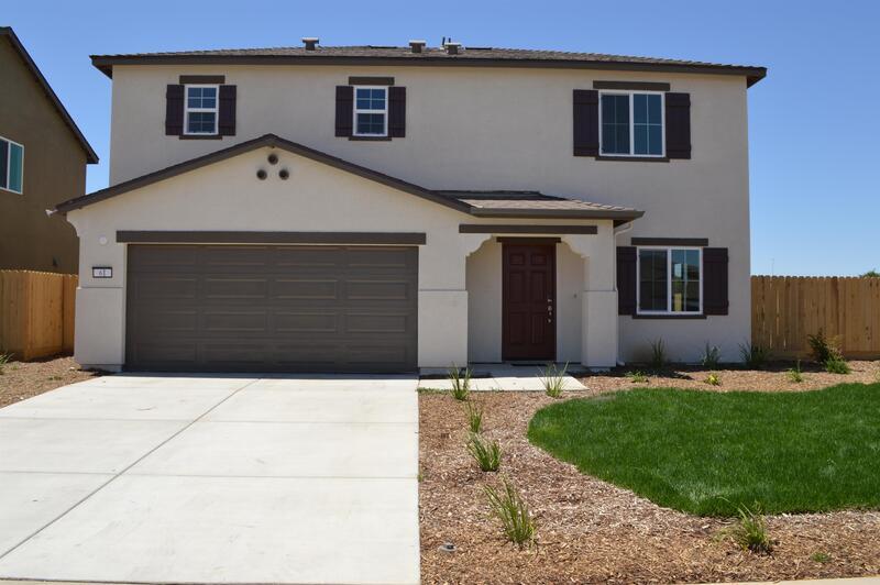 61 Medieval St in Merced, CA - Building Photo