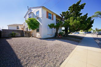 341 H Ave in Coronado, CA - Building Photo - Building Photo