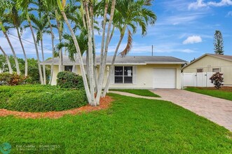 22219 SW 63rd Ave in Boca Raton, FL - Building Photo - Building Photo