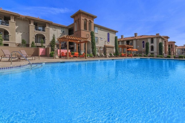San Marco Villas in Pittsburg, CA - Foto de edificio - Building Photo