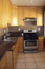 1619 Locust Ave in Long Beach, CA - Building Photo - Building Photo