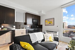 757 Grant in Denver, CO - Building Photo