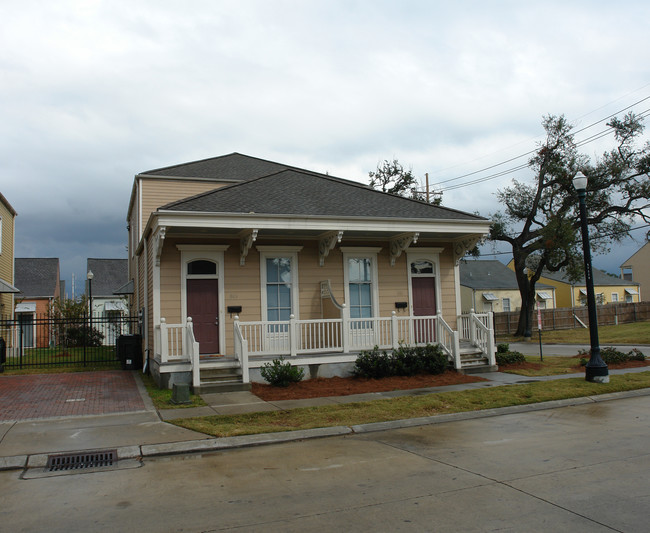 801 St Andrew St in New Orleans, LA - Building Photo - Building Photo