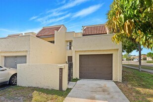 5601 NW 18th St in Lauderhill, FL - Building Photo