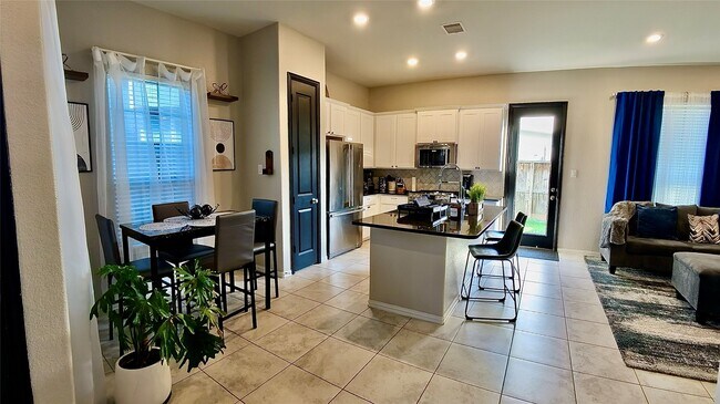 214 Club Crest Ln in Houston, TX - Building Photo - Building Photo