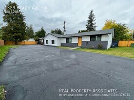 1329 Beach Ave in Marysville, WA - Building Photo